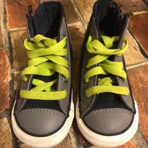 Converse Tennis Shoes